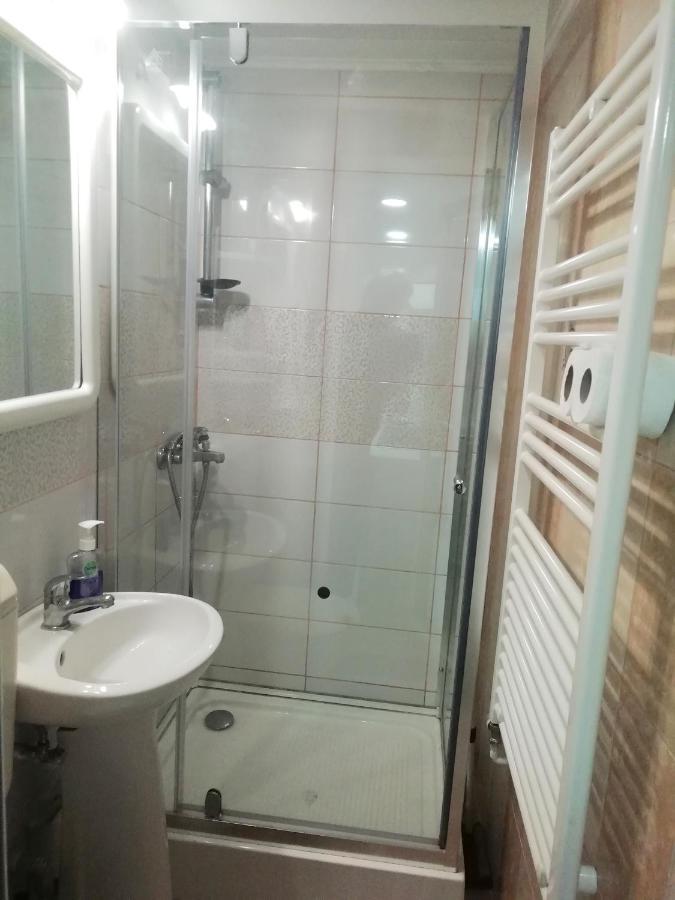 Appartement Studio Moliere à Braşov Extérieur photo