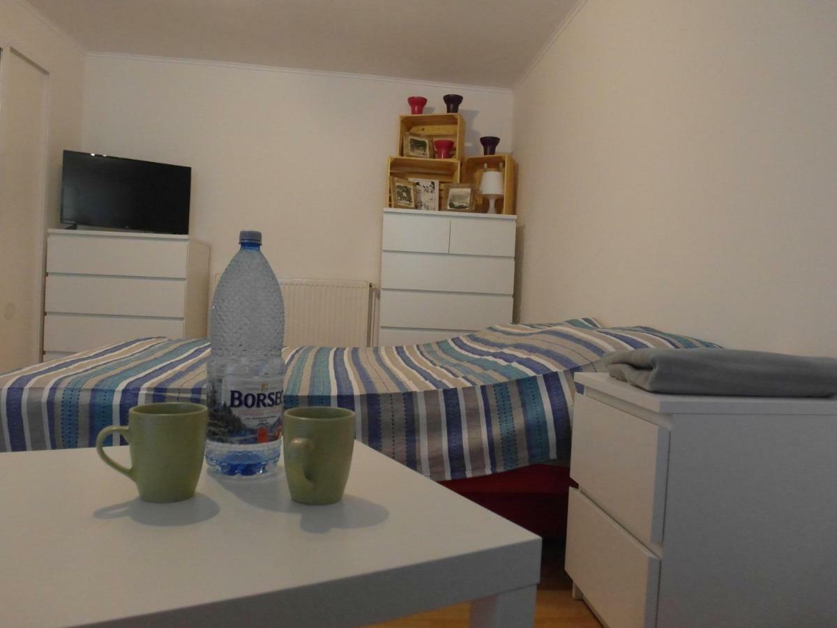Appartement Studio Moliere à Braşov Extérieur photo